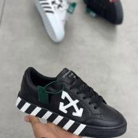 Off White Siyah
