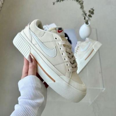 Nike Court Legacy Lift Bej