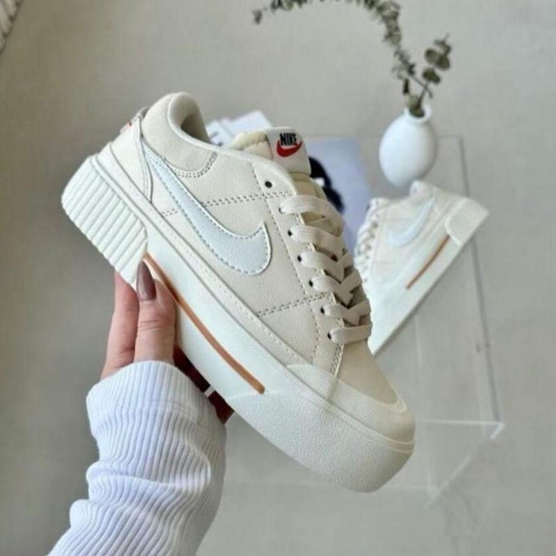 Nike Court Legacy Lift Bej